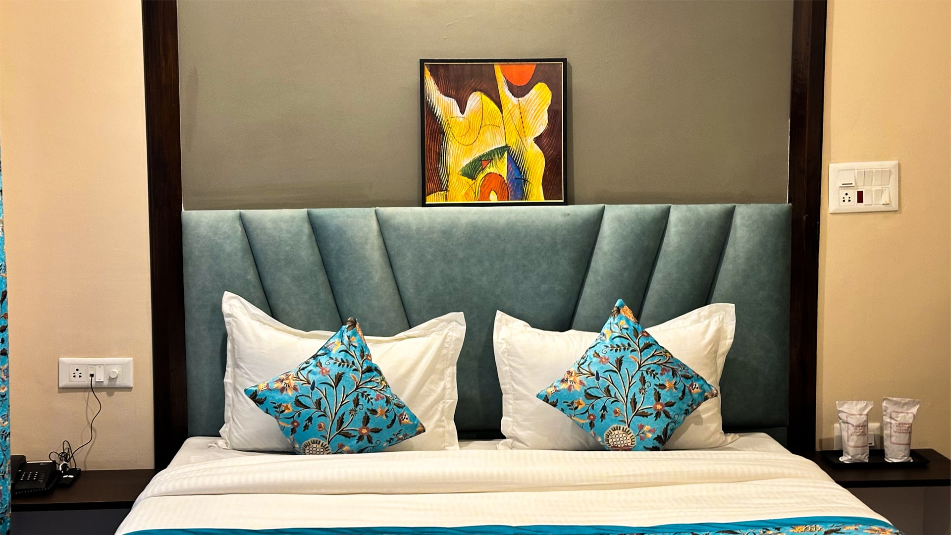 /s3/Hotel Hidden Leaf/ROOMSMODEL/ffx6w3k5glosxo52l.jpg